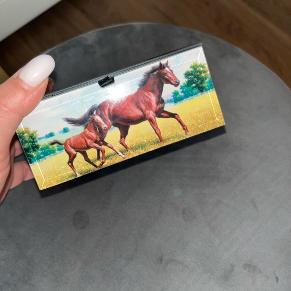Decorative glass horse box - Picture 2 of 3